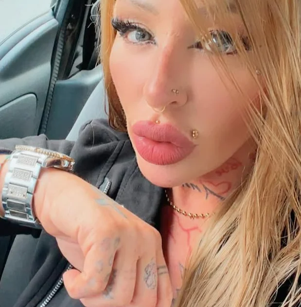 ASSERINAAA's Offline XXX Chat