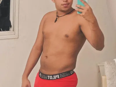 LyoNeiber Male Bigass Cam Adult