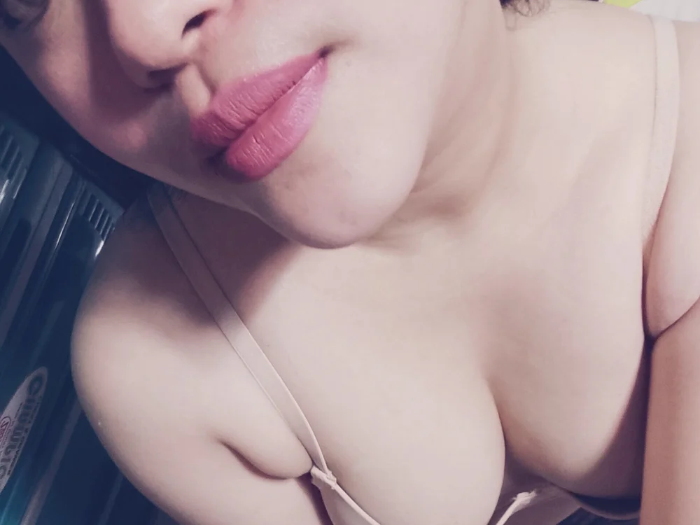 ItsmeZalaraaKing's Offline XXX Chat