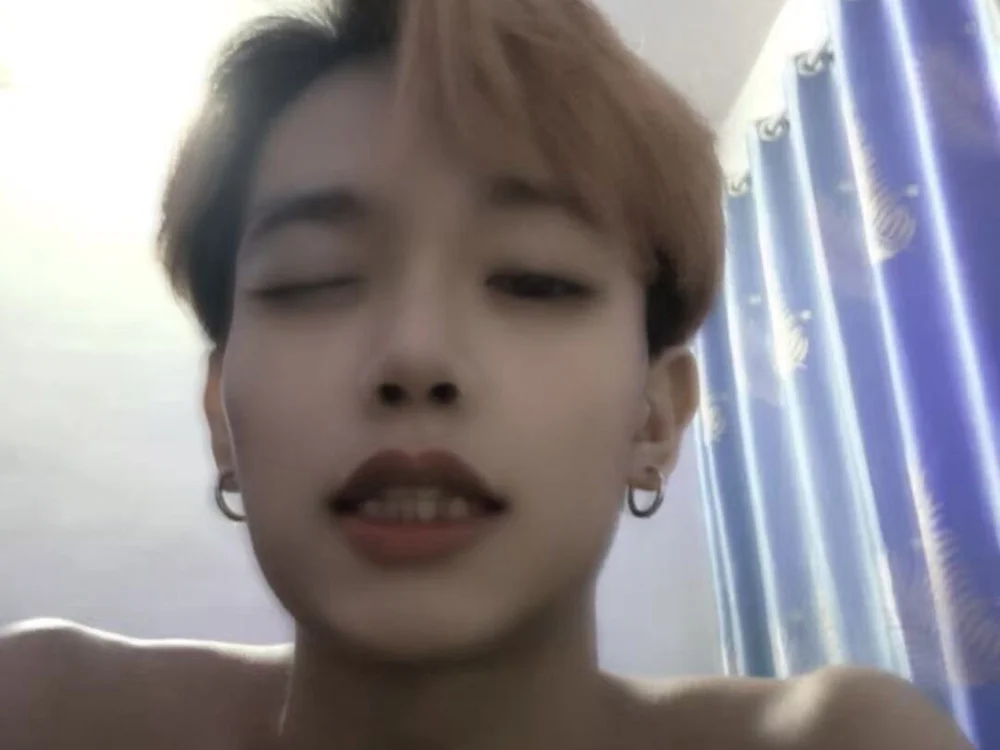 Gayboy-00002 offline chatrum