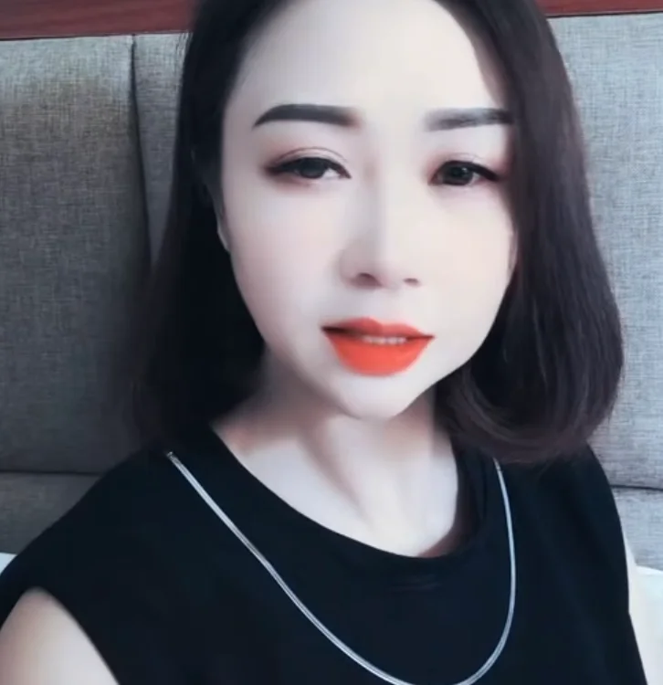 weiwei21 cover photo