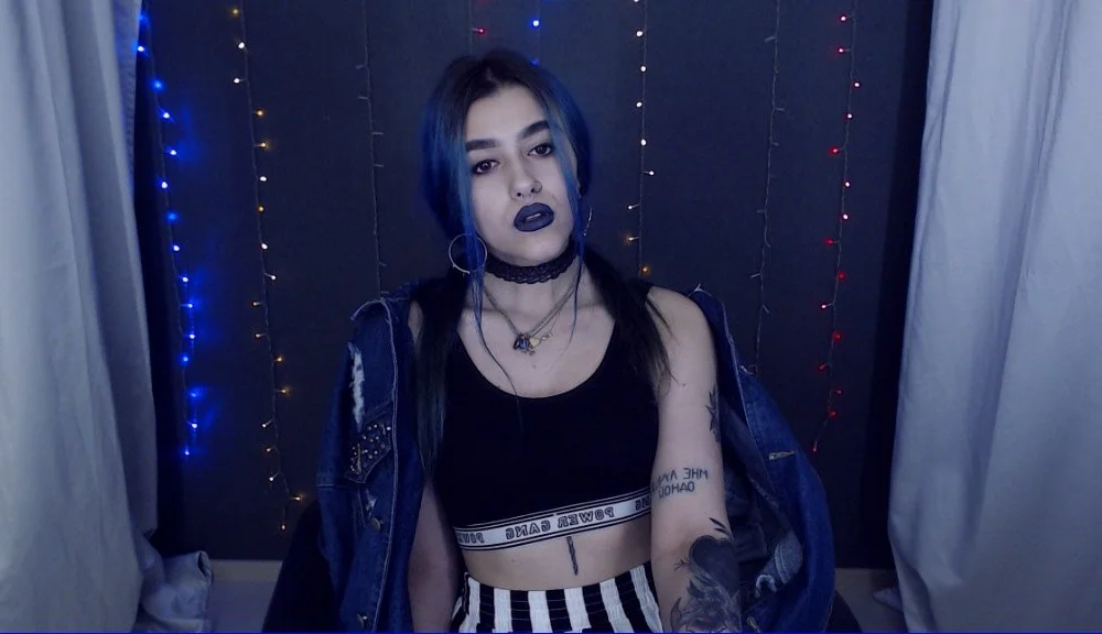 Moon_Light's Offline Chat Room