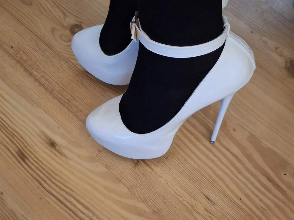 AgnesCross39's Offline XXX Chat