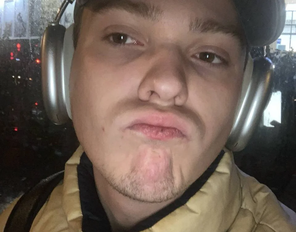 reflex_blue's Offline Chat Room