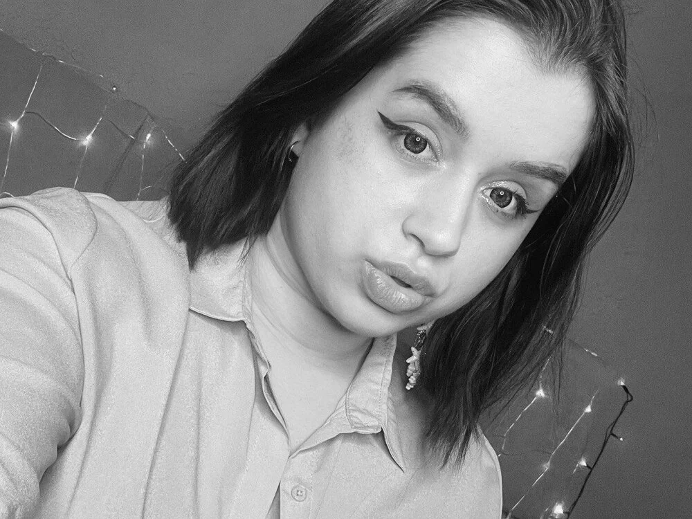 Soft_Lina offline XXX-chat