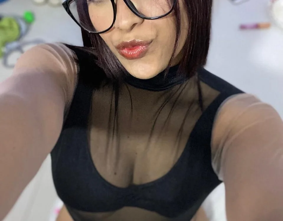 Amy_hasin's Offline Chat Room