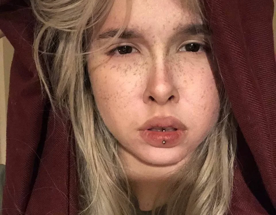 KatieHearing's Offline XXX Chat