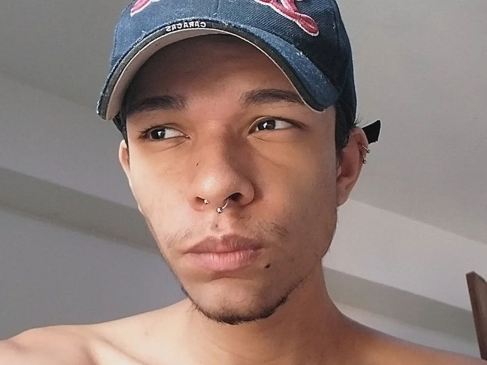 LuzyUzi offline chatrum