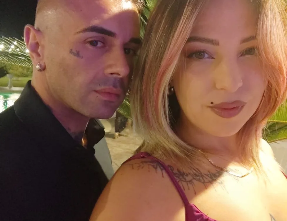 shelly93eric89's Offline Chat Room