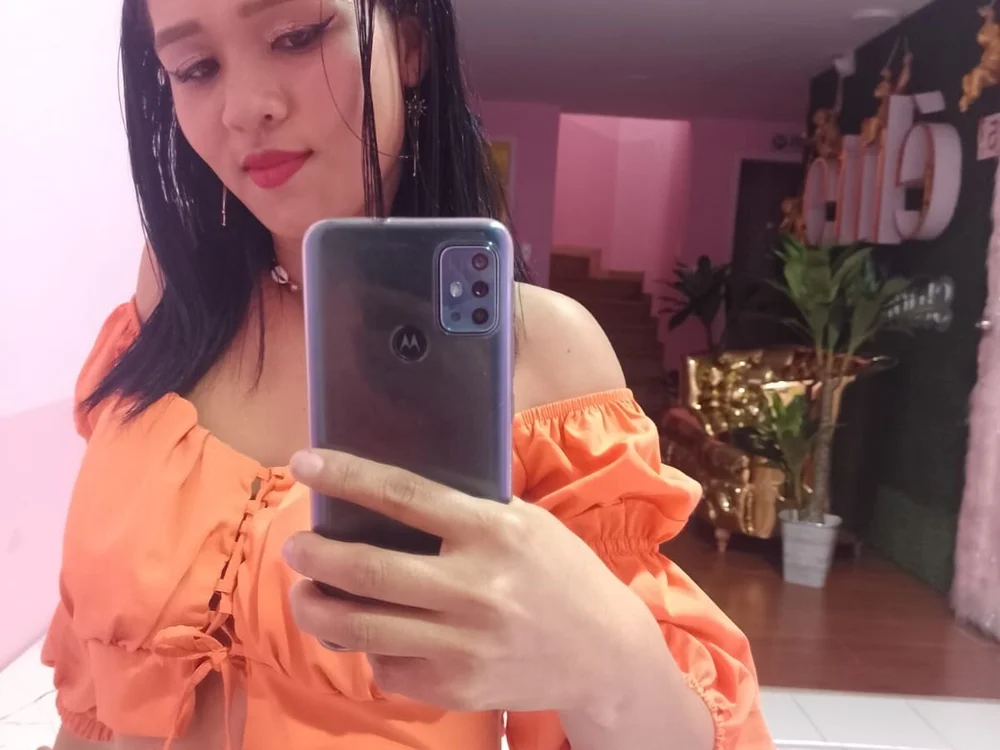 Nicollee_t_ offline chatrum