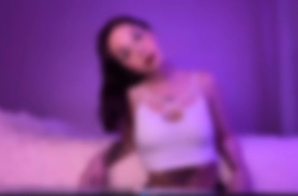 boobsloops' Offline Chat Room