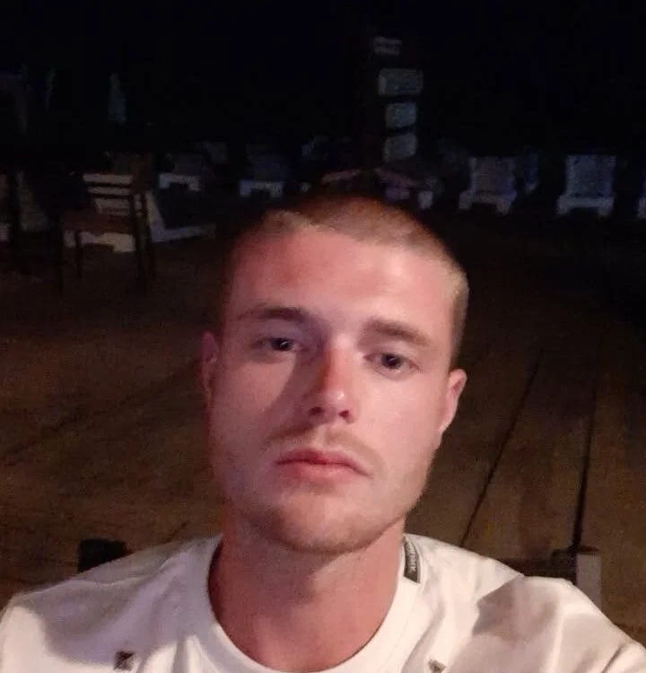 LeapingSnap's Offline Chat Room