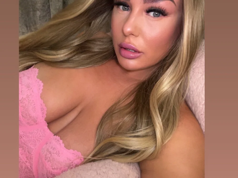 naughtychelseaxox Offline XXX Chat