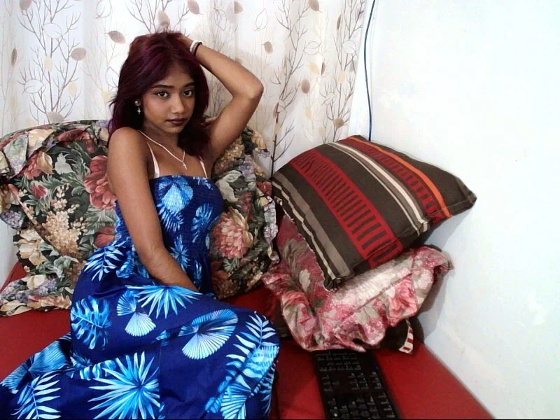 Indian_Mia00's Offline XXX Chat