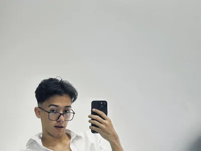 Austinreedss Male Kissing Cam Striptease