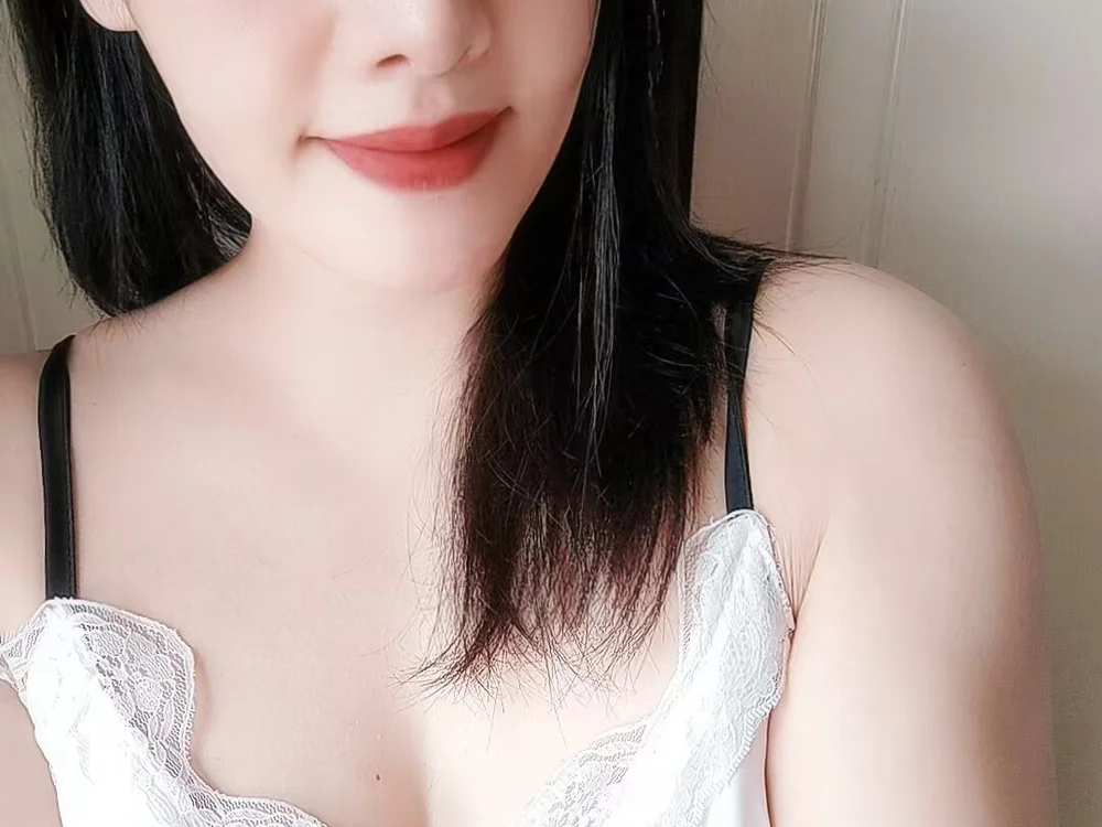 qqxgjj's Offline XXX Chat