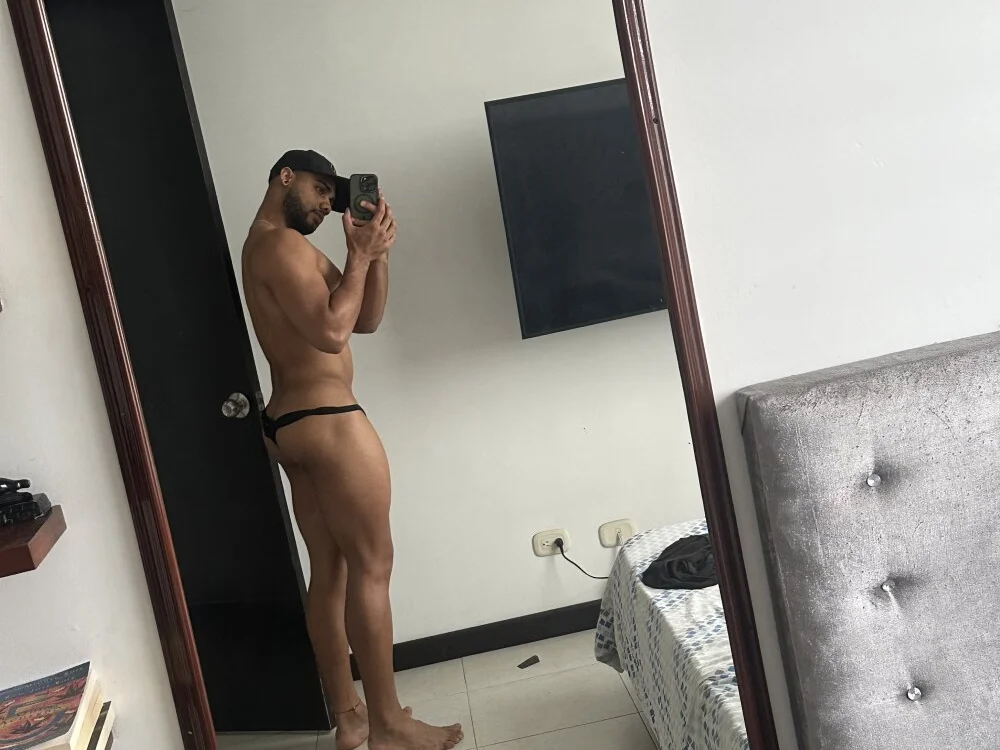 دردشة CHRISTIAN_DISICK الجنسية دون اتصال