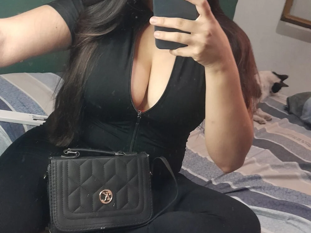 Jazmin-26 Chat XXX offline