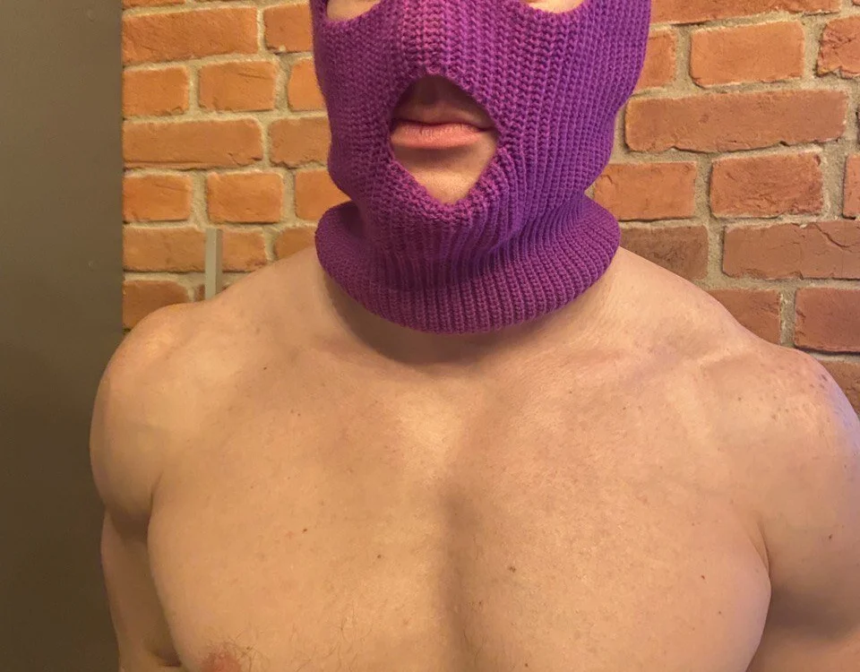 adam_fox_89's Offline Chat Room