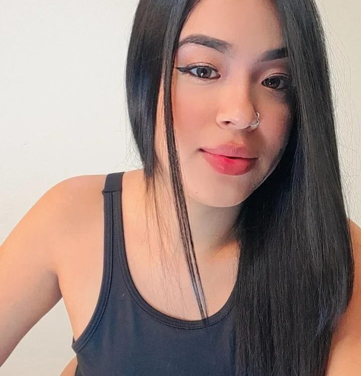 AdelineBlake's Offline Chat Room