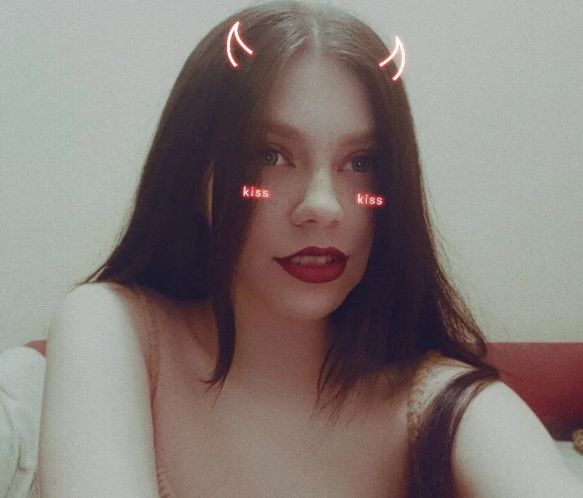 Kayliy_Lic_'s Offline XXX Chat