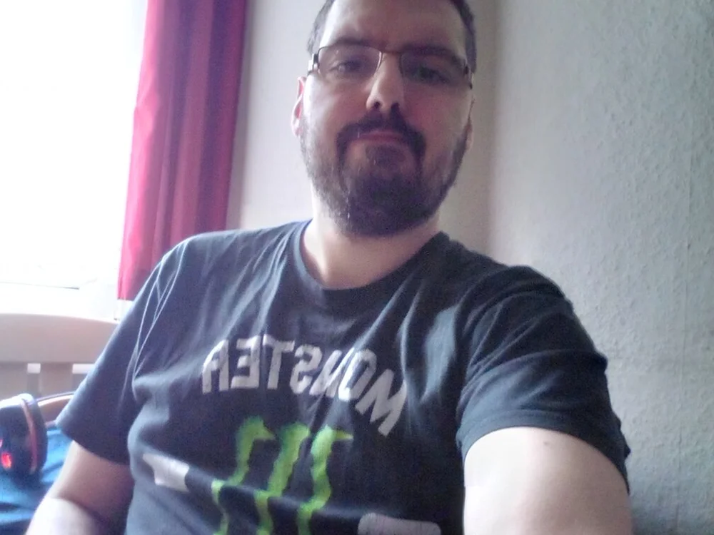 Alucard180287 Obrolan XXX Offline