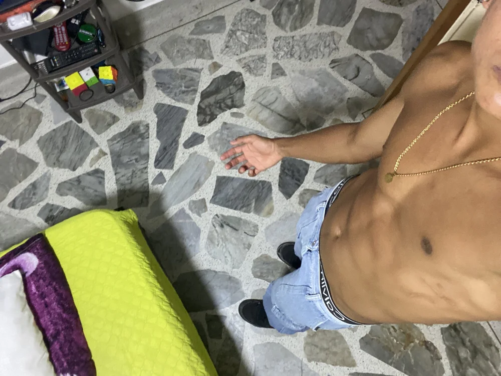 Moreno__20cm অফলাইন চ্যাট রুম