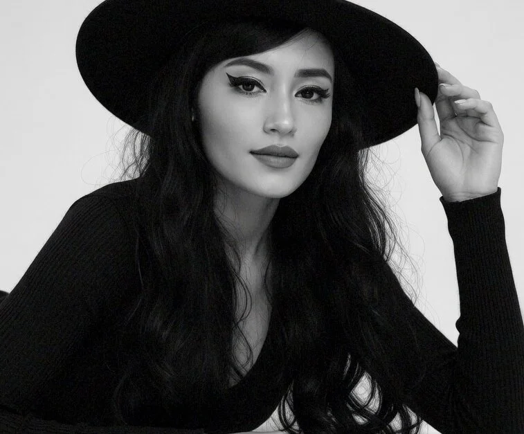 SophieBaker__ Offline XXX-chat