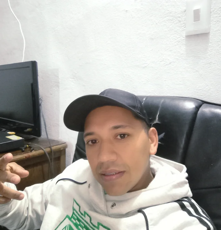 angelito0219 離線 XXX 聊天