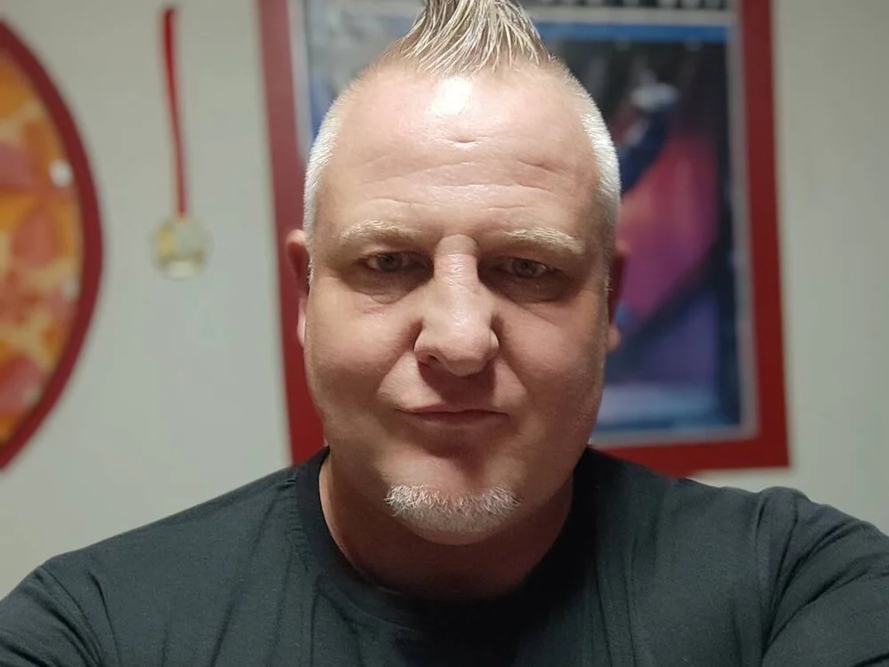 Hotwerner666's Offline XXX Chat