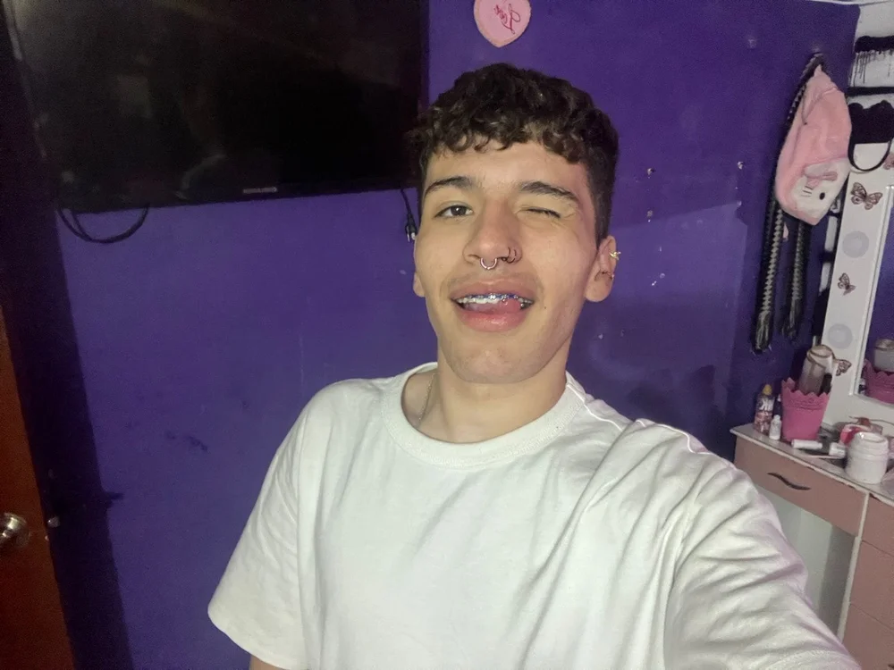 LuanRossetti Offline XXX-Chat