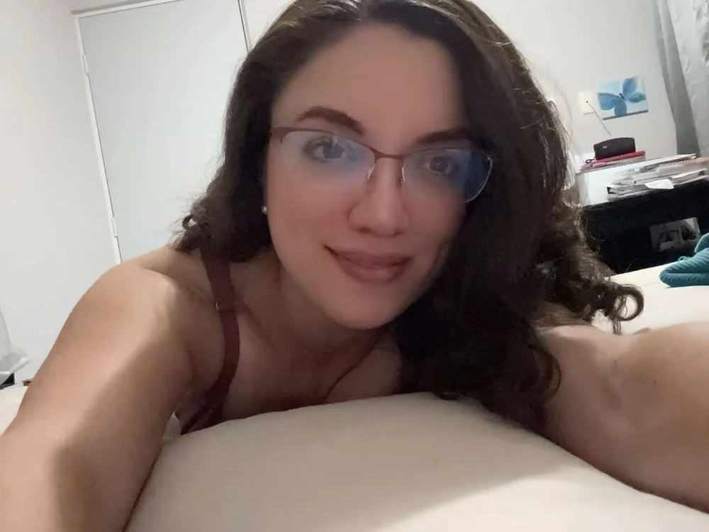 honeysensitive's Offline Chat Room