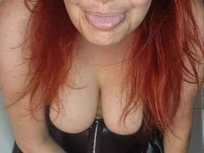 Redhead-Wife