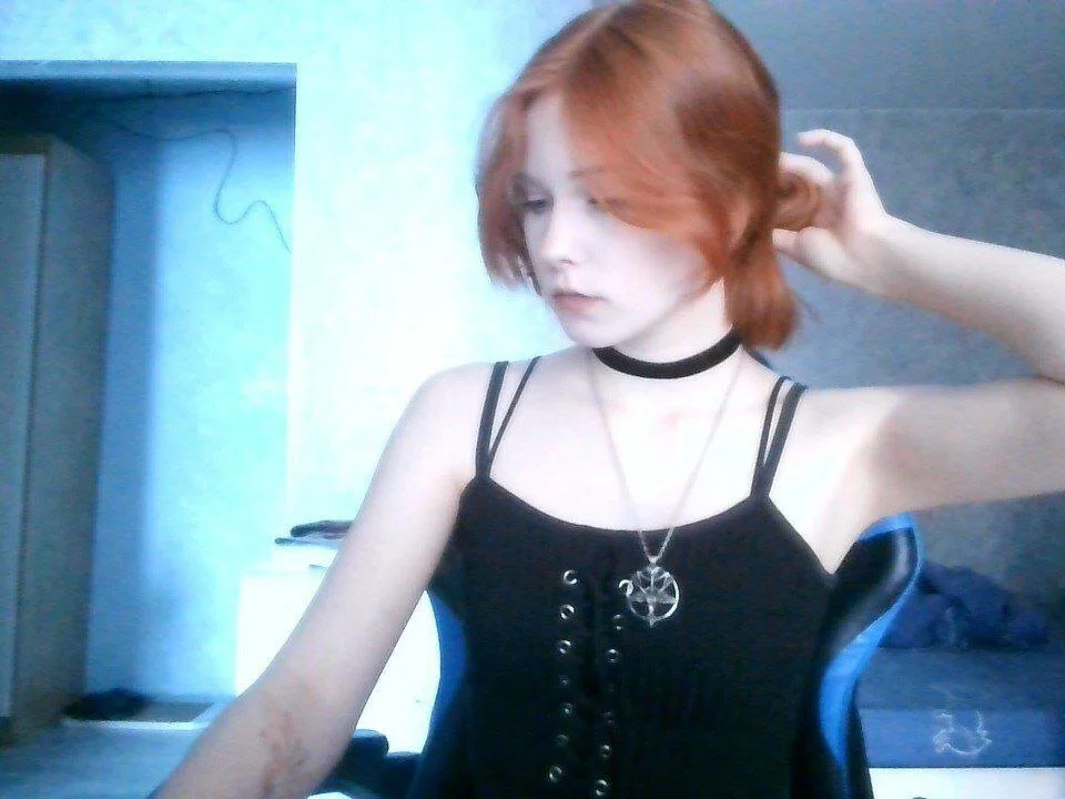 Julia_Anis Obrolan XXX Offline