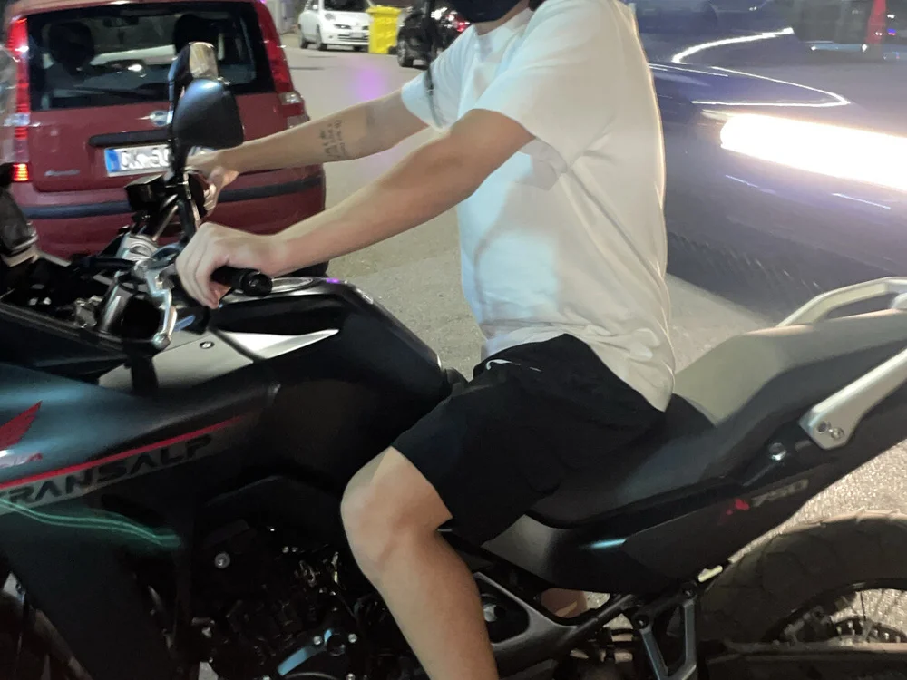 magnanime777's Offline XXX Chat