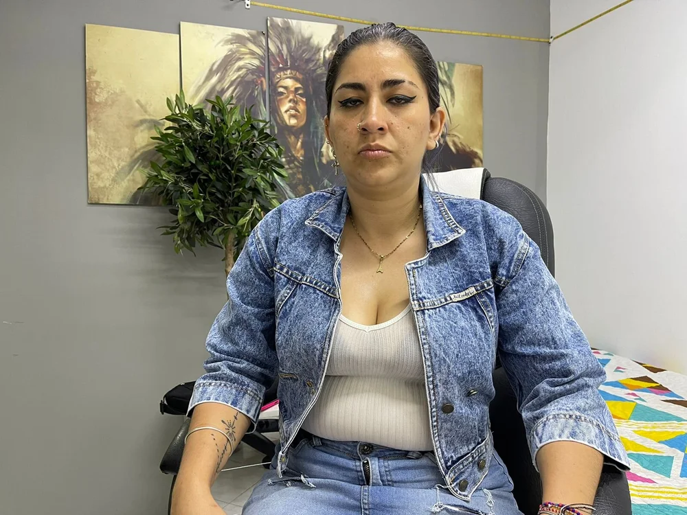 TatisWhite offline chatrum