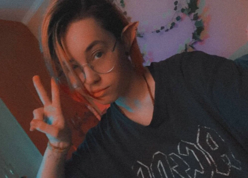 TrickyKitsune élő XXX-chatje