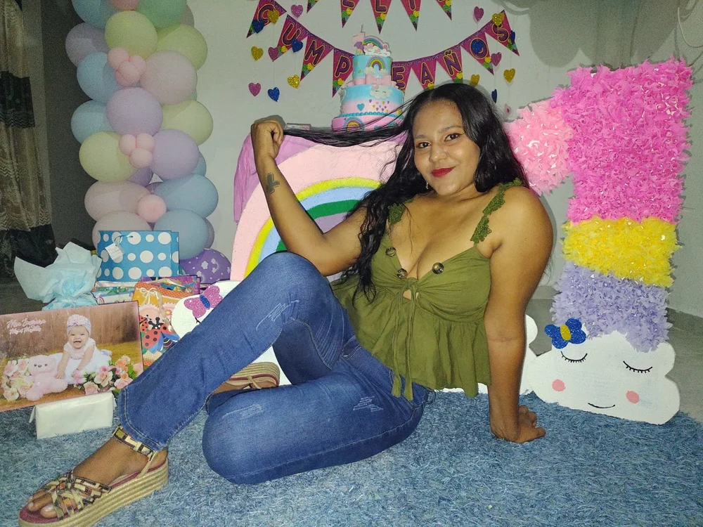 Stephanie18's Offline Chat Room