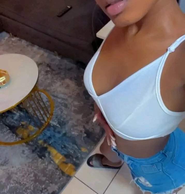 دردشة sexybitchh22 الجنسية دون اتصال