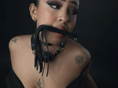 Slave_Nina15_