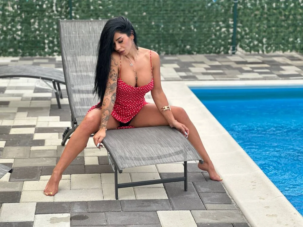 Riley_R33d's Offline XXX Chat