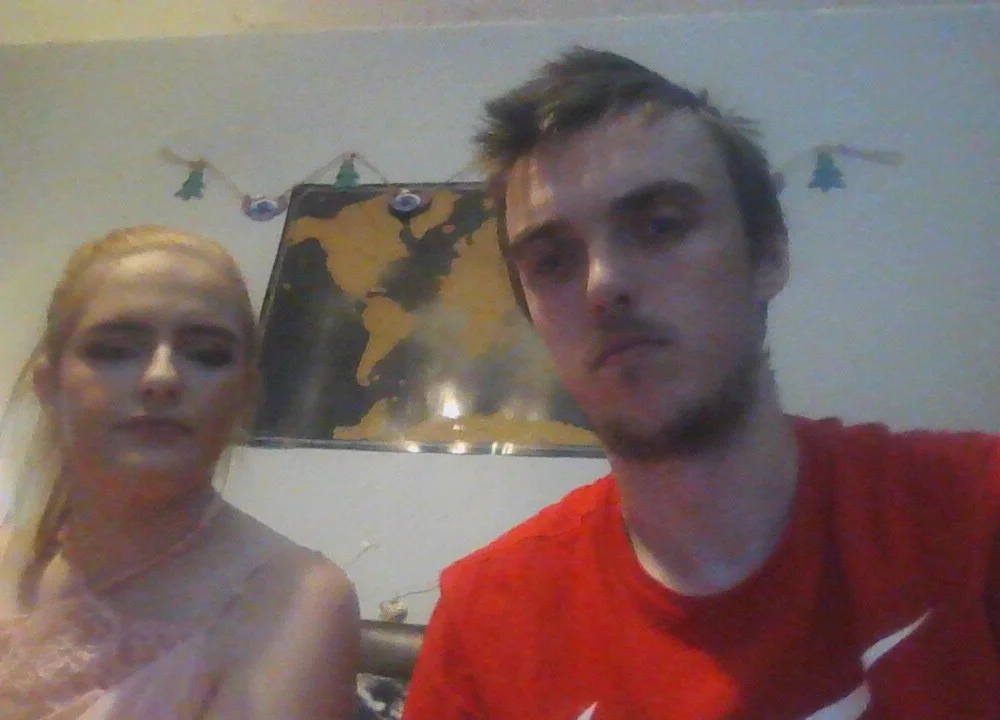 youngirishcouple's Offline XXX Chat