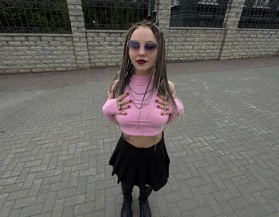 LilaCheryn Offline XXX chat