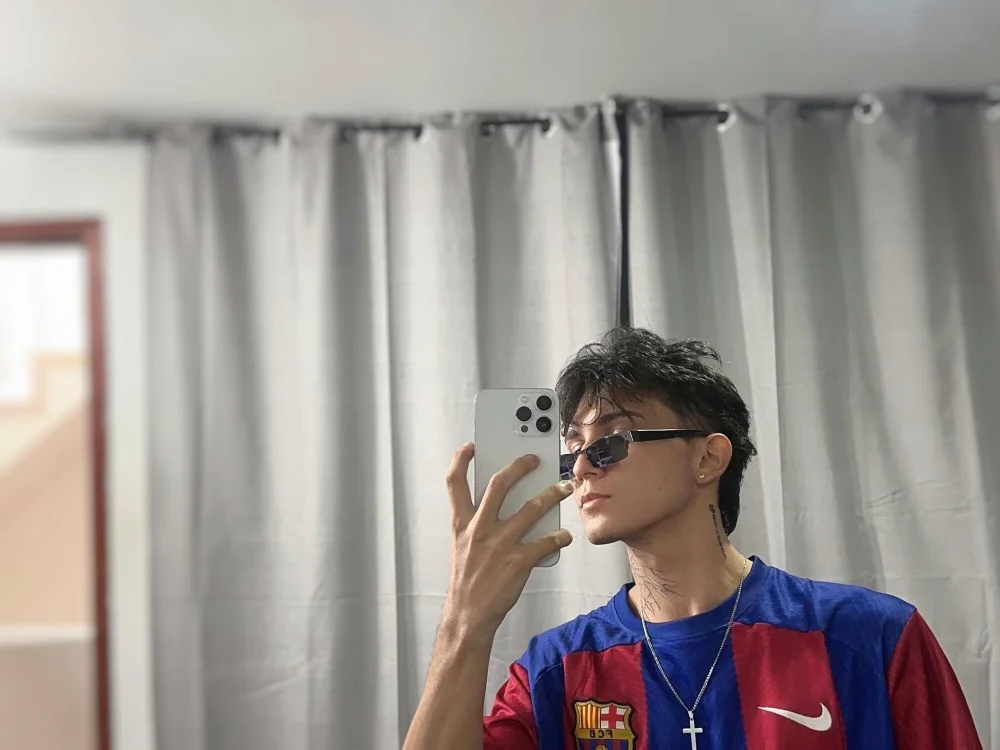 Axel_Ryder Offline XXX-chat