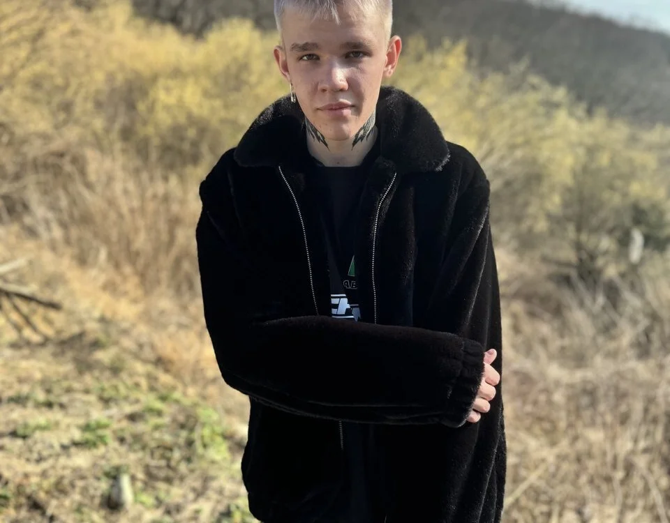 Ethan_Oliver offline chatrum