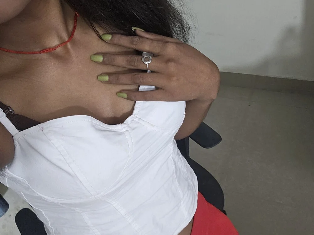 Tanvi_Strip offline XXX-chatje