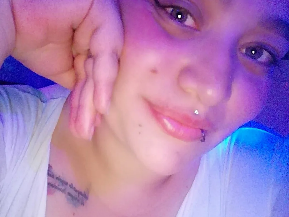 Offline chatovací místnost Shantall_Castillo