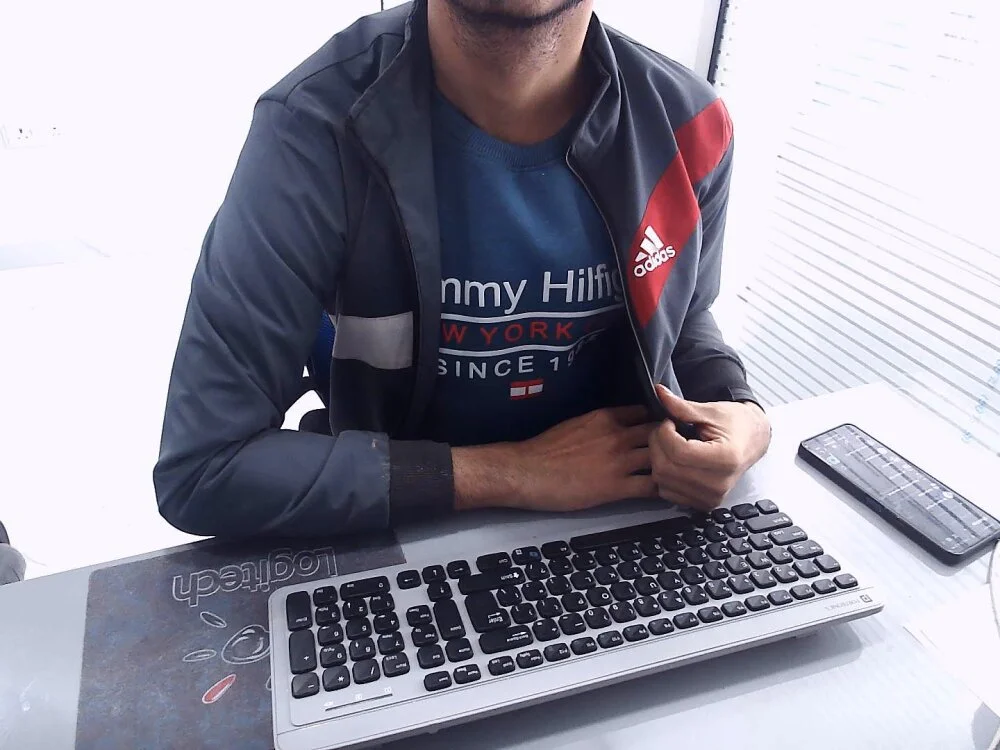 rahulkajuuu0909 offline XXX-chat