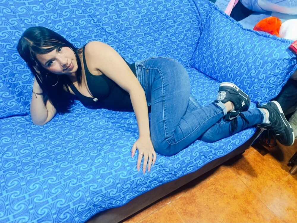 Kloe-18 Chat XXX offline