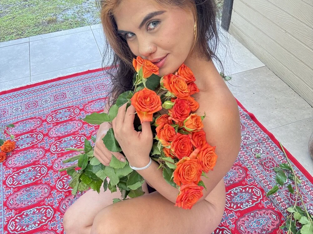 itselladoll: офлайн-секс-чат